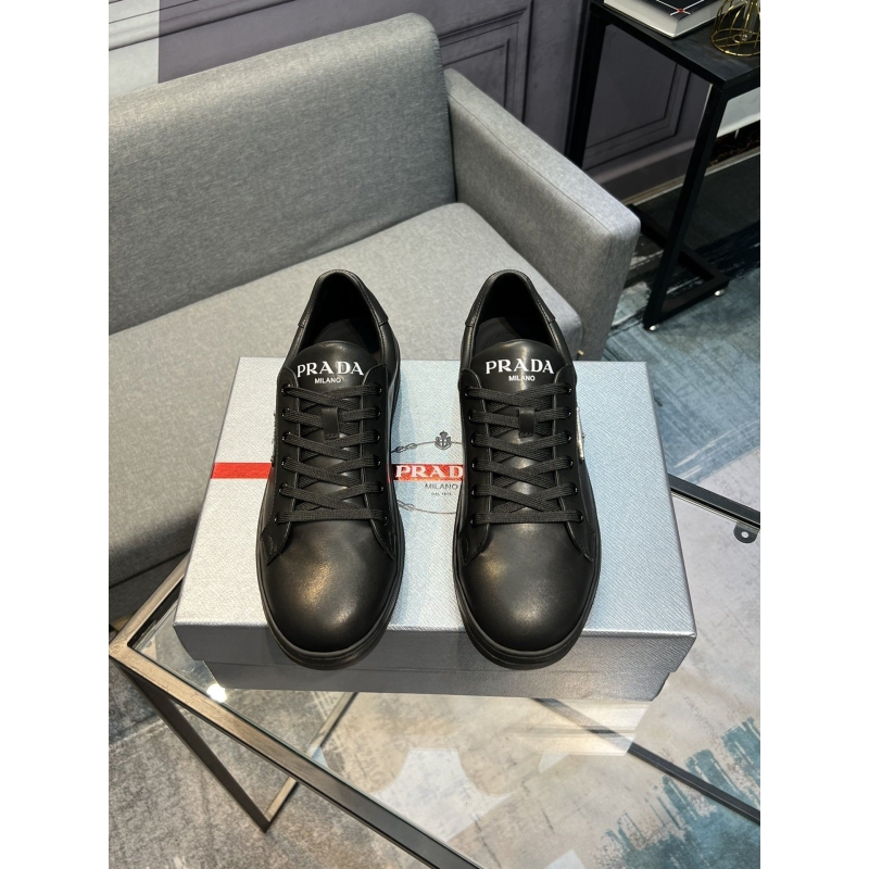 Pra*a casual shoes